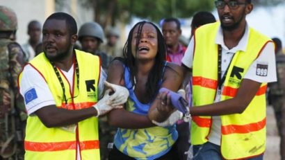 Cinci bărbaţi au fost arestaţi în legătură cu uciderea a 148 de studenți de la o Universitate din Kenya