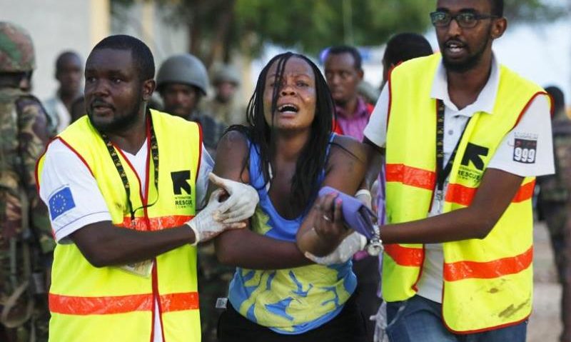 Cinci bărbaţi au fost arestaţi în legătură cu uciderea a 148 de studenți de la o Universitate din Kenya Cinci bărbaţi au fost arestaţi în legătură cu uciderea a 148 de studenți de la o Universitate din Kenya