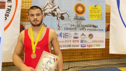 Tîrgumureşeanul Rareş Popescu, medaliat cu bronz la Naţionalele de lupte libere