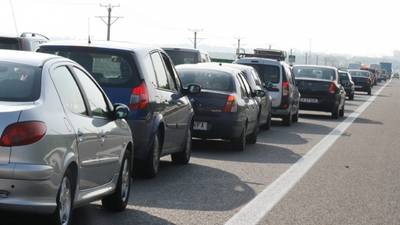 JUDEŢUL HARGHITA: Tir răsturnat. Trafic restricționat!