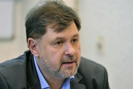 Părinţii ar putea fi obligaţi să-şi vaccineze copii minori, dacă legea la care lucrează Ministerul Sănătăţii se va materializa Părinţii ar putea fi obligaţi să-şi vaccineze copii minori, dacă legea la care lucrează Ministerul Sănătăţii se va materializa