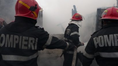 De sărbători, pompierii mureșeni au intervenit și în cimitire