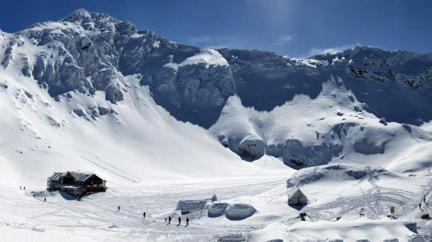 Risc de gradul patru din cinci de avalanşă la Bâlea Lac Risc de gradul patru din cinci de avalanşă la Bâlea Lac