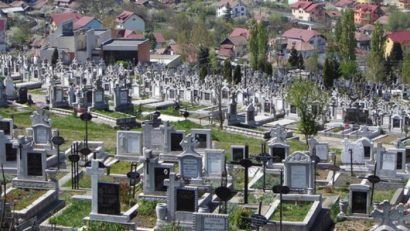 Profanatorii mormântului din Archita depistaţi de poliţişti