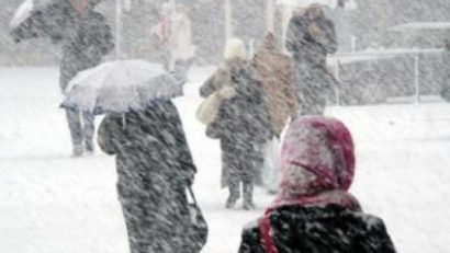 Cod galben de precipitaţii, ninsori si intensificări ale vântului
