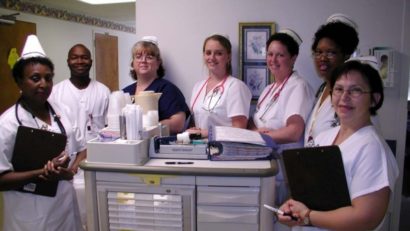 100 de posturi de asistenţi medicali în Marea Britanie pentru români