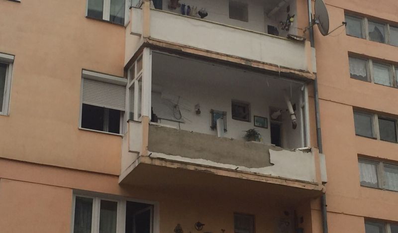 Explozie într-un bloc de locuinţe din Sibiu