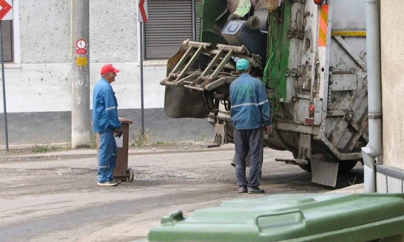 Serviciu gratuit de ridicare a gunoaielor în Tîrgu-Mureş Serviciu gratuit de ridicare a gunoaielor în Tîrgu-Mureş