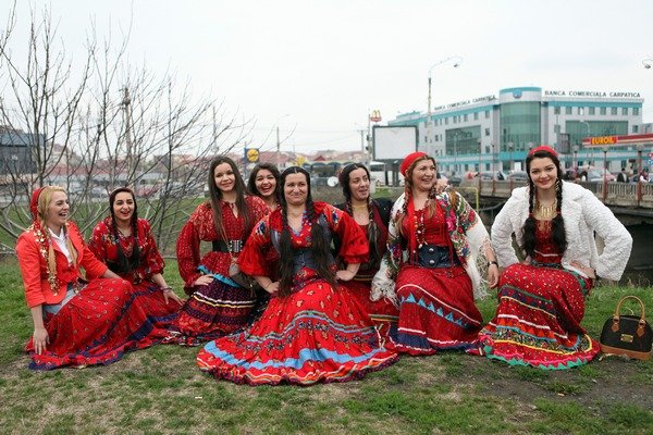 Astăzi, 8 aprilie, este Ziua Internaţională a Rromilor Astăzi, 8 aprilie, este Ziua Internaţională a Rromilor