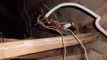 76 de mureșeni descoperiți, în acest an, că au furat energie electrică