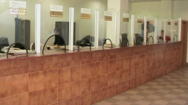 Aproape 600 de angajaţi din administraţia publică locală din judeţul Covasna vor intra mâine, pentru o zi, în grevă generală Aproape 600 de angajaţi din administraţia publică locală din judeţul Covasna vor intra mâine, pentru o zi, în grevă generală