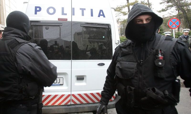Şase persoane reținute pentru trafic de substanţe cu efect psihoactiv la Tg.Mureș
