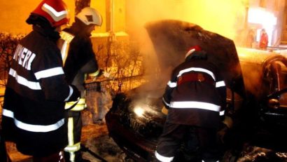 O mașină a luat foc în localitatea mureșeană Cristești