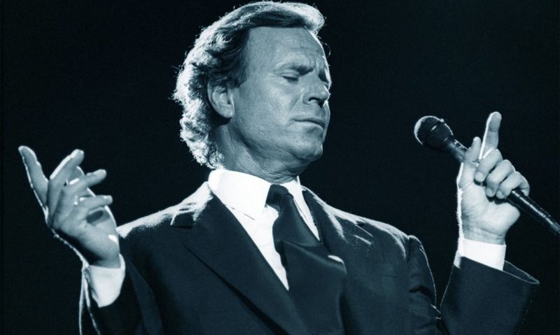 JULIO IGLESIAS va fi numit Doctor Honoris Causa JULIO IGLESIAS va fi numit Doctor Honoris Causa