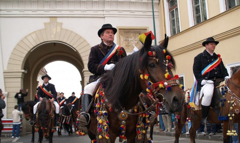 Junii au făcut spectacol în Cetatea Brașovului Junii au făcut spectacol în Cetatea Brașovului