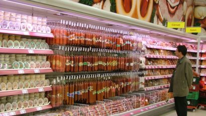 Reprezentanţii principalelor lanţuri comerciale resping teoria unei înţelegeri privind stabilirea preţurilor