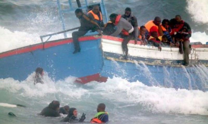 Două dintre cele 27 de persoane salvate în urma naufragiului din Marea Mediterană au fost arestate Două dintre cele 27 de persoane salvate în urma naufragiului din Marea Mediterană au fost arestate