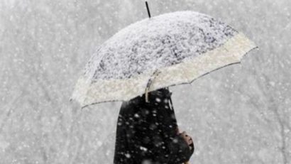Vremea rea a creat deja probleme în judeţul Suceava, unde continuă să ningă