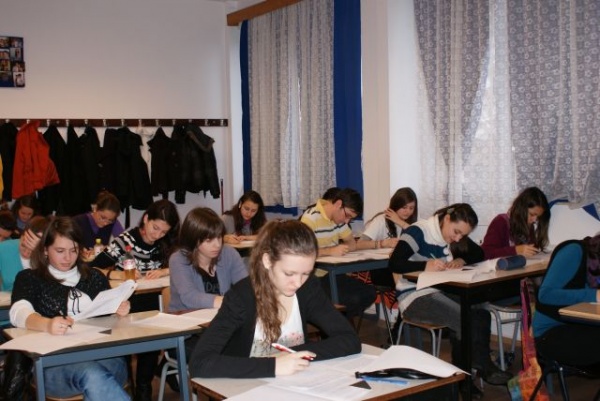 Cei mai buni 1.000 de elevi de la trei discipline sunt prezenți în acest week-end la Tîrgu-Mureș Cei mai buni 1.000 de elevi de la trei discipline sunt prezenți în acest week-end la Tîrgu-Mureș