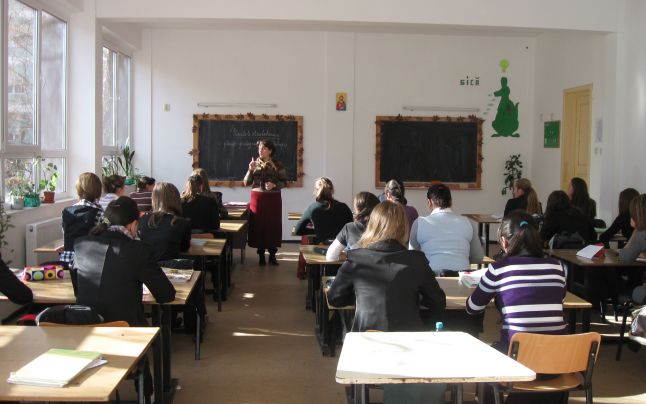La Sfântu Gheorghe a început faza naţională a Olimpiadei de Industrie Textilă şi Pielărie La Sfântu Gheorghe a început faza naţională a Olimpiadei de Industrie Textilă şi Pielărie
