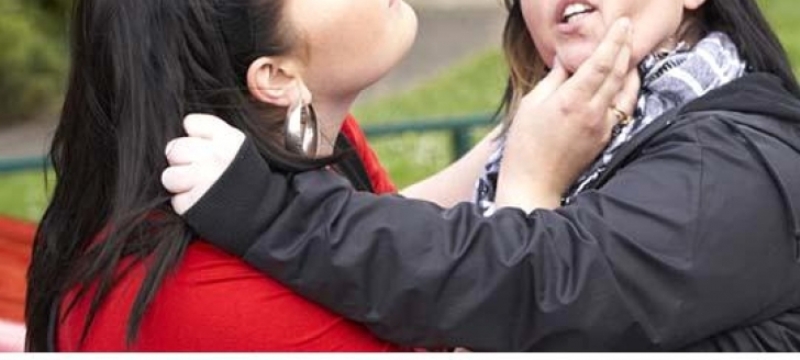 Bătaie între femei Bătaie între femei