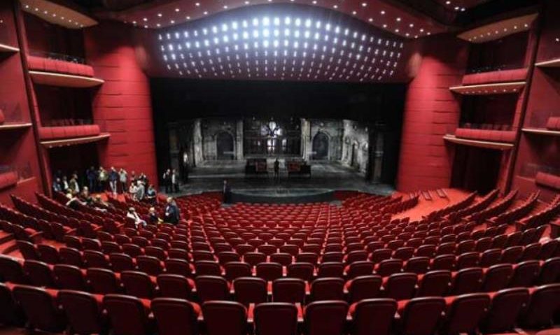 În această seară are loc inuagurarea Sălii Mari a Teatrului Naţional din Bucureşti În această seară are loc inuagurarea Sălii Mari a Teatrului Naţional din Bucureşti