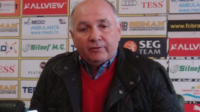 Adrian Szabo, noul şi vechiul antrenor de la FC Braşov şi-a intrat în pâine