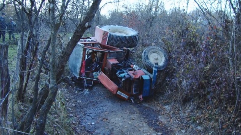 Un tânăr de 24 de ani a murit strivit de un tractor Un tânăr de 24 de ani a murit strivit de un tractor