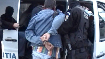 Rețea de traficanți de droguri, anihilată de polițiștii brașoveni