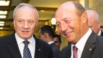 Traian Băsescu a fost decorat astăzi la Chișinău cu ”Ordinul Ștefan cel Mare”