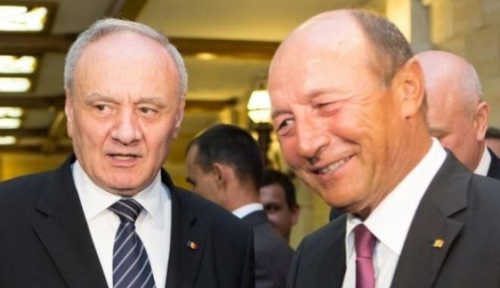 Traian Băsescu a fost decorat astăzi la Chișinău cu ”Ordinul Ștefan cel Mare” Traian Băsescu a fost decorat astăzi la Chișinău cu ”Ordinul Ștefan cel Mare”