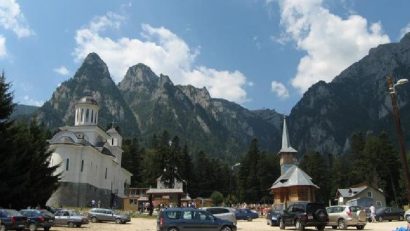 Mii de turişti, aşteptaţi de Paște în staţiunile de pe Valea Prahovei
