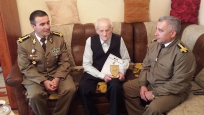 Militarii mureşeni sunt alături de cei care au fost eroi pe front