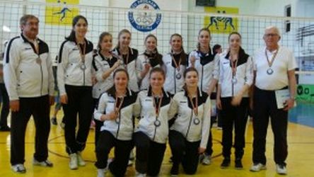,,Bravol” Braşov a obţinut bronzul la ,,naţionalele” de volei cadete ,,Bravol” Braşov a obţinut bronzul la ,,naţionalele” de volei cadete