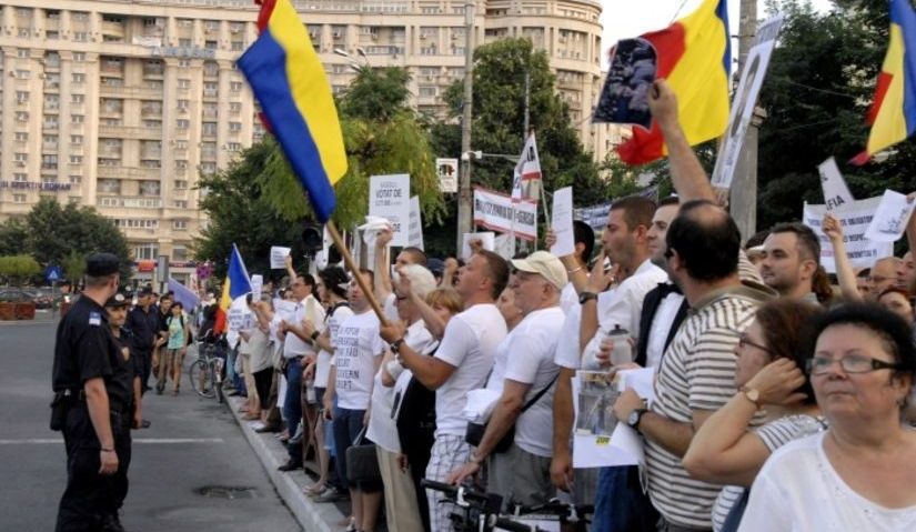 Funcţionarii publici au încheiat protestul din Piaţa Victoriei Funcţionarii publici au încheiat protestul din Piaţa Victoriei