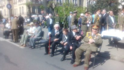 Veteranii de război mureşeni decoraţi de ministrul Mircea Duşa