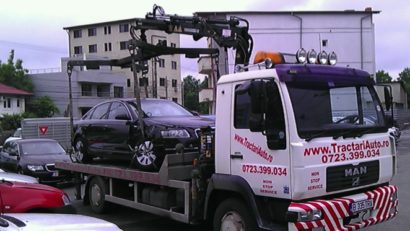 La Brașov, ridicarea maşinilor parcate neregulamentar se va face doar la solicitarea poliţiei
