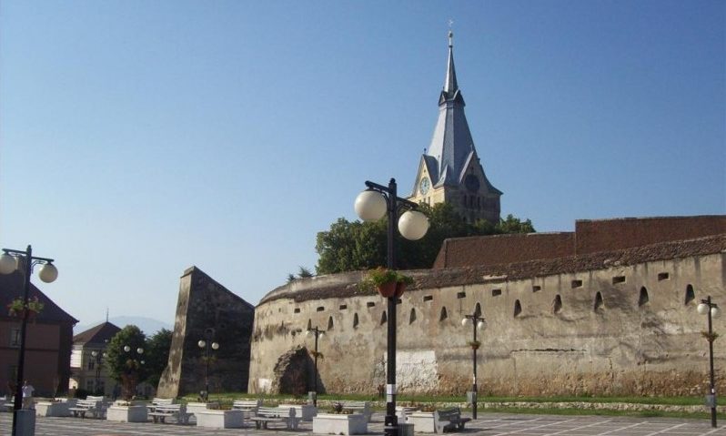 Bisericile fortificate din judeţul Braşov intră într-un program de reabilitare Bisericile fortificate din judeţul Braşov intră într-un program de reabilitare