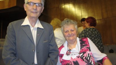 60 de cupluri ”de aur” au fost sărbătorite, azi, la Tg.Mureș, la împlinirea a 50 de ani de căsătorie