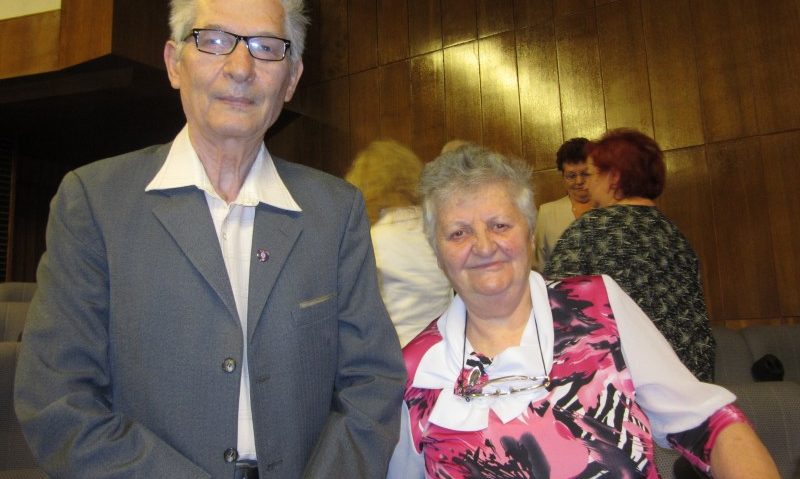 60 de cupluri ”de aur” au fost sărbătorite, azi, la Tg.Mureș, la împlinirea a 50 de ani de căsătorie 60 de cupluri ”de aur” au fost sărbătorite, azi, la Tg.Mureș, la împlinirea a 50 de ani de căsătorie