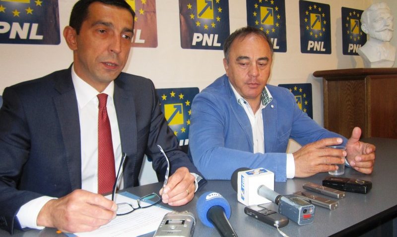 Dorin Florea si Ciprian Dobre se gândesc să nu mai candideze la alegerile de anul viitor Dorin Florea si Ciprian Dobre se gândesc să nu mai candideze la alegerile de anul viitor