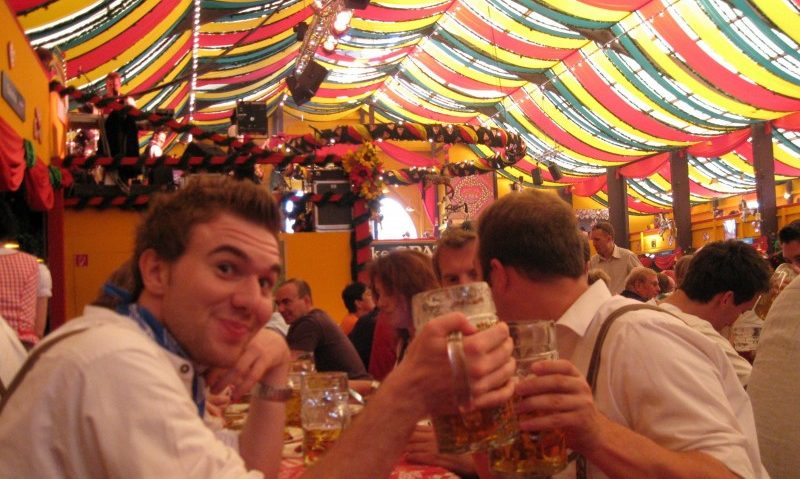 Frühlingsfest-ul din Nürenberg ajunge la Brașov Frühlingsfest-ul din Nürenberg ajunge la Brașov
