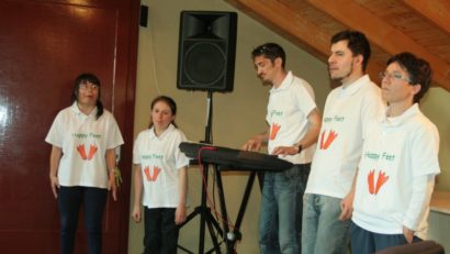Persoanele cu handicap din Tîrgu-Mureș dansează, joacă teatru și cântă
