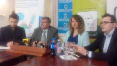 Studenţii mureşeni vor să doboare recordul mondial la spălat pe dinţi