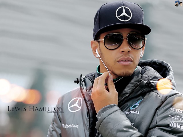 Lewis Hamilton, încă trei ani la Mercedes Lewis Hamilton, încă trei ani la Mercedes