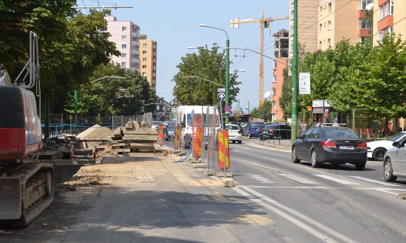Începe asfaltarea pe Bulevardul Griviţei din Brașov Începe asfaltarea pe Bulevardul Griviţei din Brașov