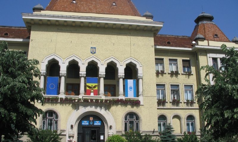 Opt candidaţi, cinci independenţi şi trei asumaţi politic, la Primăria Târgu Mureş Opt candidaţi, cinci independenţi şi trei asumaţi politic, la Primăria Târgu Mureş