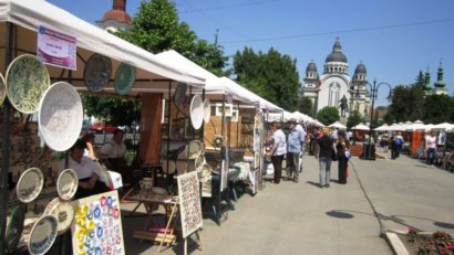 Târgul meșterilor populari s-a deschis, azi, în Piaţa Trandafirilor