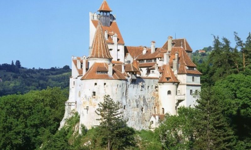 Un milion de euro, investiţii la Castelul Bran Un milion de euro, investiţii la Castelul Bran