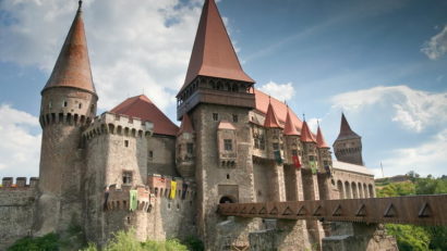 Castelul Corvinilor este gazda primei ediţii a Târgului European al Castelelor